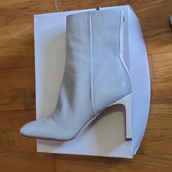 Sam Edelman Women's Anika Fashion Boot - Picture 6 of 11